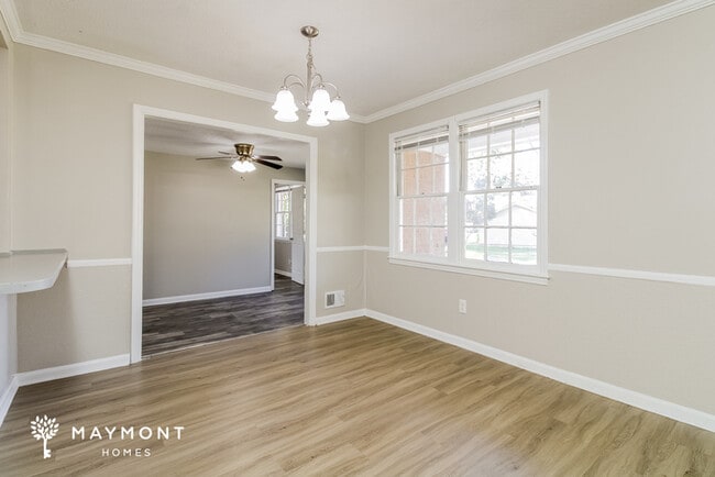 Building Photo - 2104 Hillbeck Dr