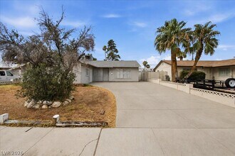 Building Photo - 4013 Esmeralda Ave
