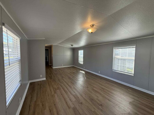 Foto del edificio - 1236 N Oaklane Rd