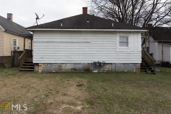 Building Photo - 43 Hazel St