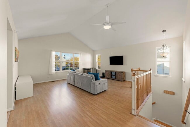 Building Photo - 2513 Dickens Dr