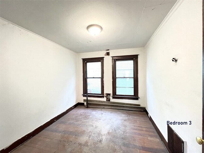 Building Photo - 63 Ely St