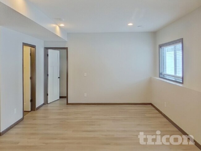 Building Photo - 16043 Estate Ln