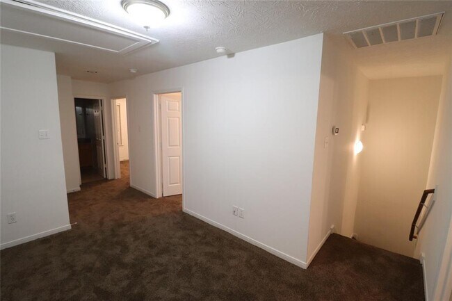 Foto del edificio - 5919 Allison Rd