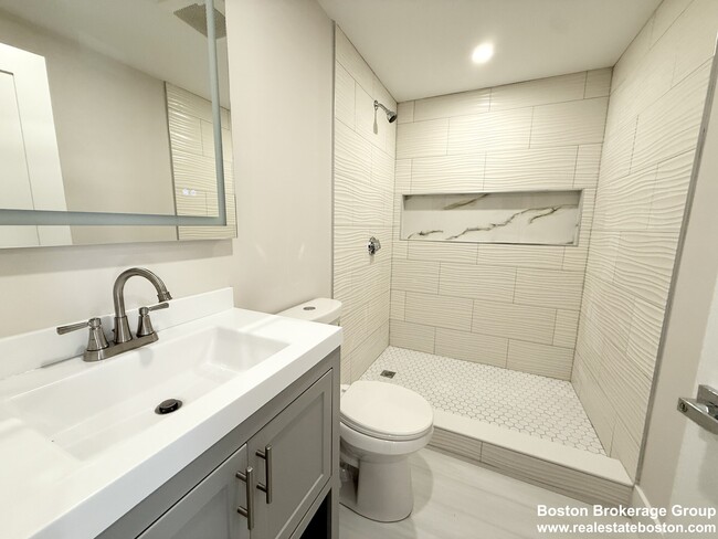 Building Photo - 10 Cawfield St