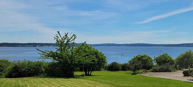 Building Photo - Port Townsend Bluff Victorian overlooking ...