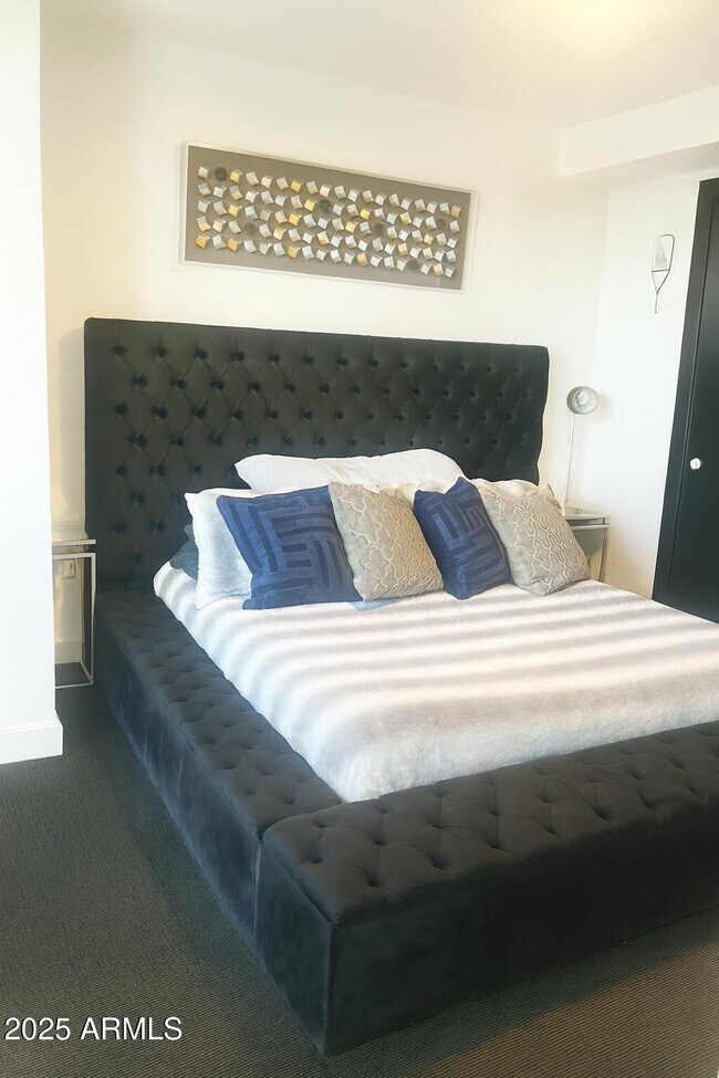 Foto del edificio - 4422 N 75th St