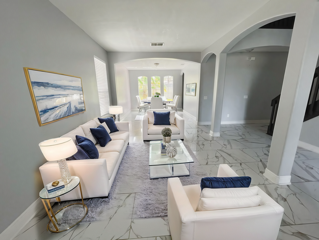 Building Photo - Here's your chance! Celebrity like house w...