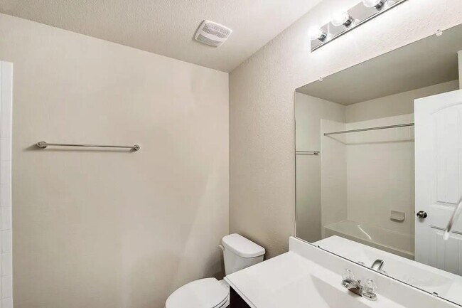 Foto del edificio - 3530 McDonough Way