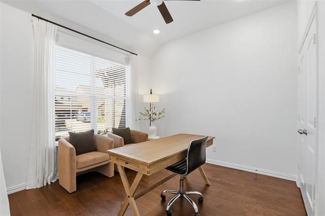 Foto del edificio - 15137 Devonne Dr