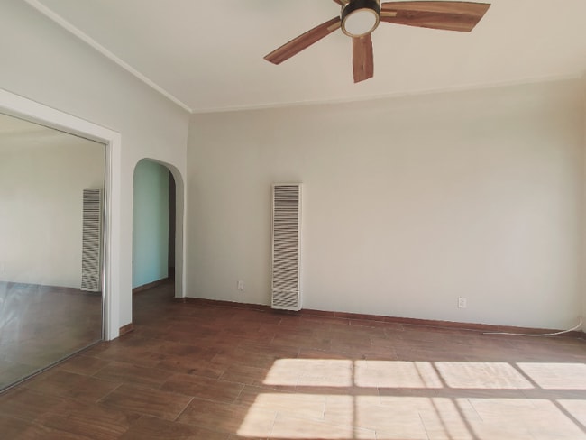 Building Photo - 4147 1/4 Garthwaite Ave