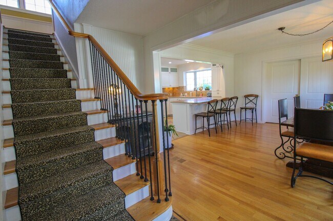 Building Photo - Classic Nampa Home