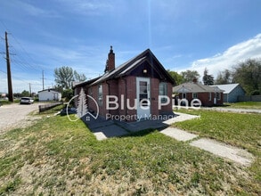 Building Photo - 498 E 17th St