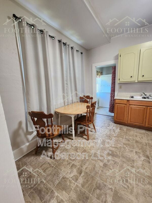 Foto del edificio - 37 Sirrine St