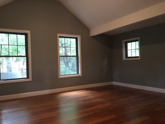 Building Photo - College Hill single family home in Forks T...