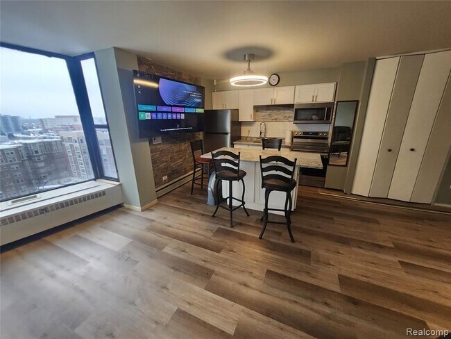 Foto del edificio - 8200 E Jefferson Ave