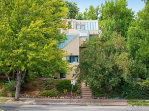 Building Photo - 701 Pearl St