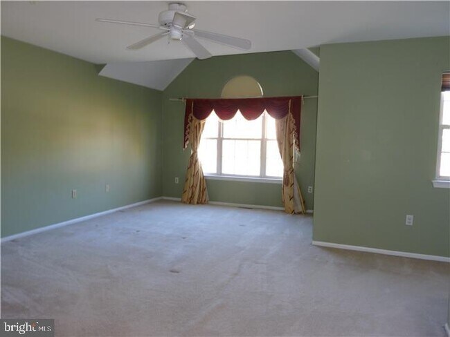 Foto del edificio - 922 Glackens Ln