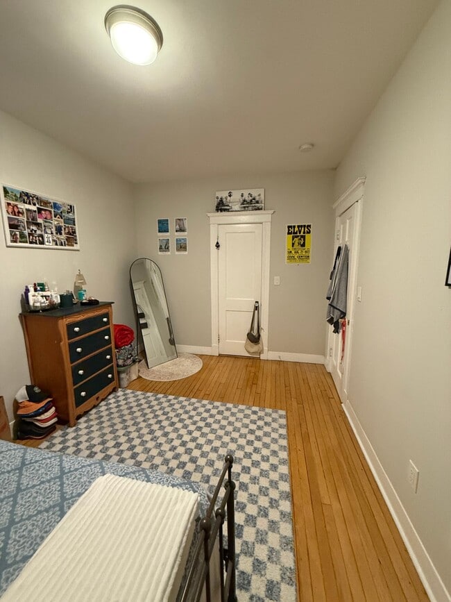 Foto del edificio - 22 Farrington Ave