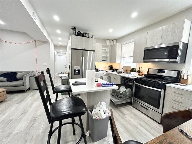 Building Photo - 23 Mt Vernon St