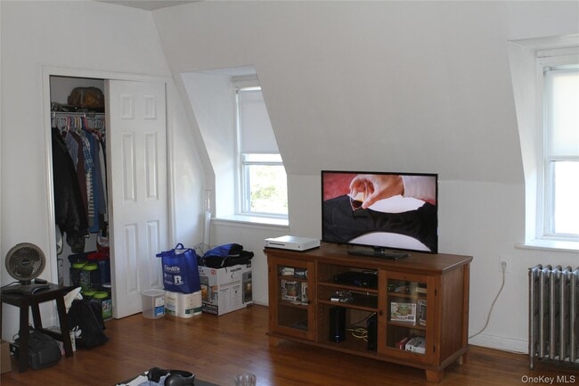 Building Photo - 19 Elizabeth St