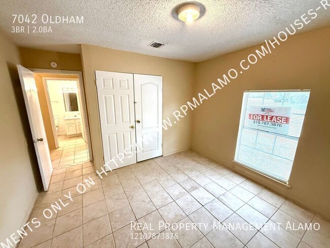 Building Photo - 7042 Oldham-