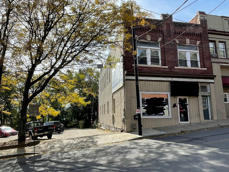 Primary Photo - 135 W Market St