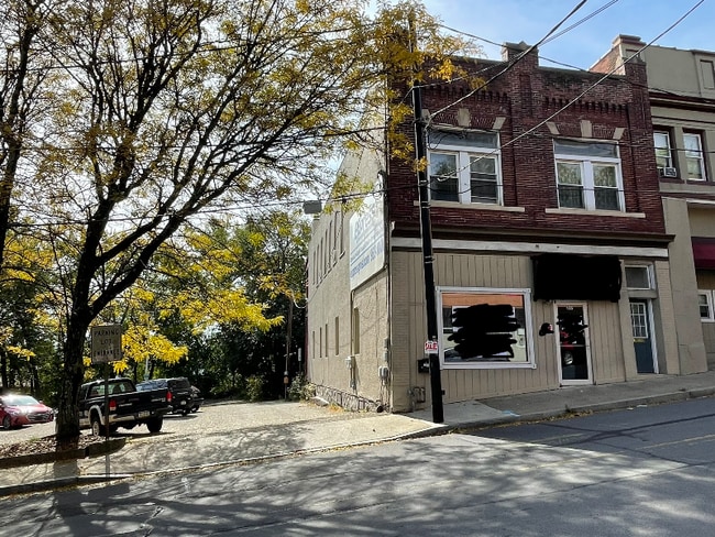 Building Photo - 135 W Market St