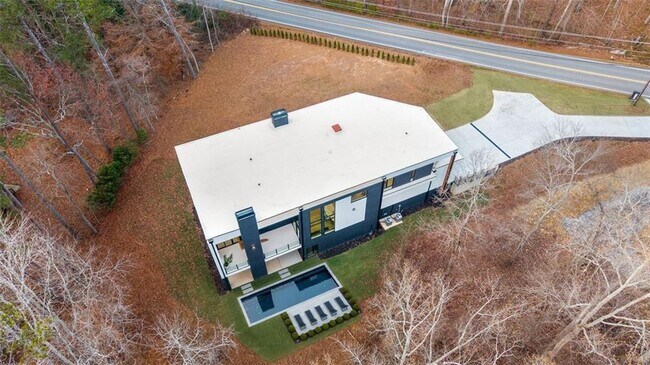 Foto del edificio - 1736 Cox Rd