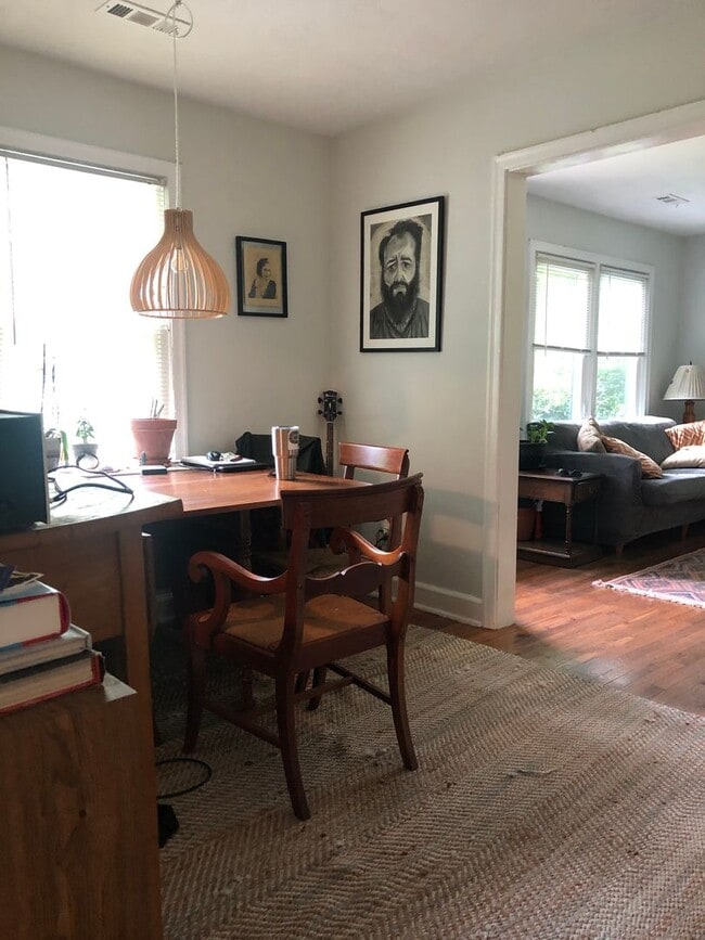 Foto del edificio - 2/1, Charming home with Flexible move-in