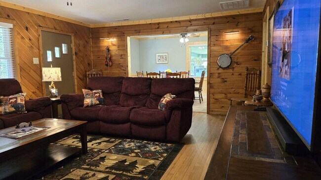 Foto del edificio - 3760 Yellow Creek Rd