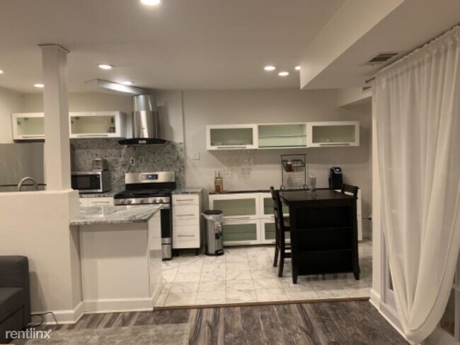 Building Photo - 1 br, 1 bath Condo - 7097 Spring Garden Dr