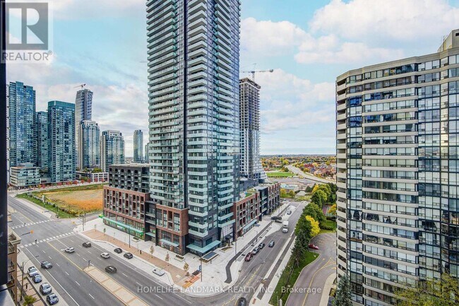 Photo du bâtiment - 395 Square One Dr