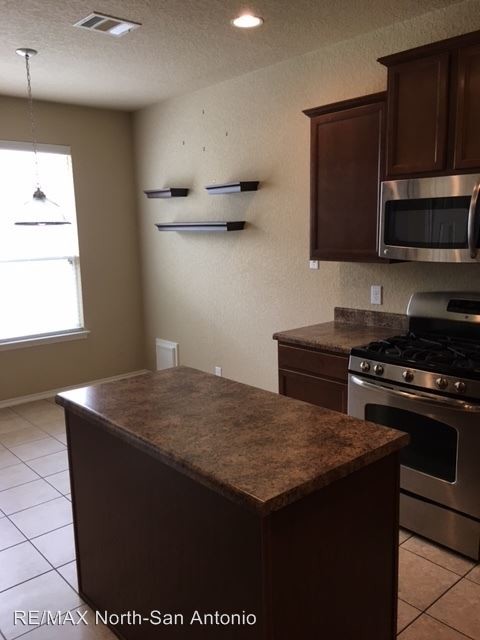Building Photo - 3 br, 2 bath House - 9310 Palomino Path