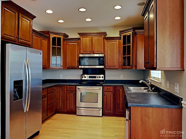 Building Photo - 1012 Pittman Dr