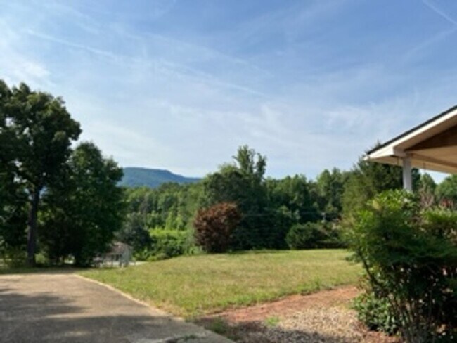 Foto del edificio - Old Fort Rental