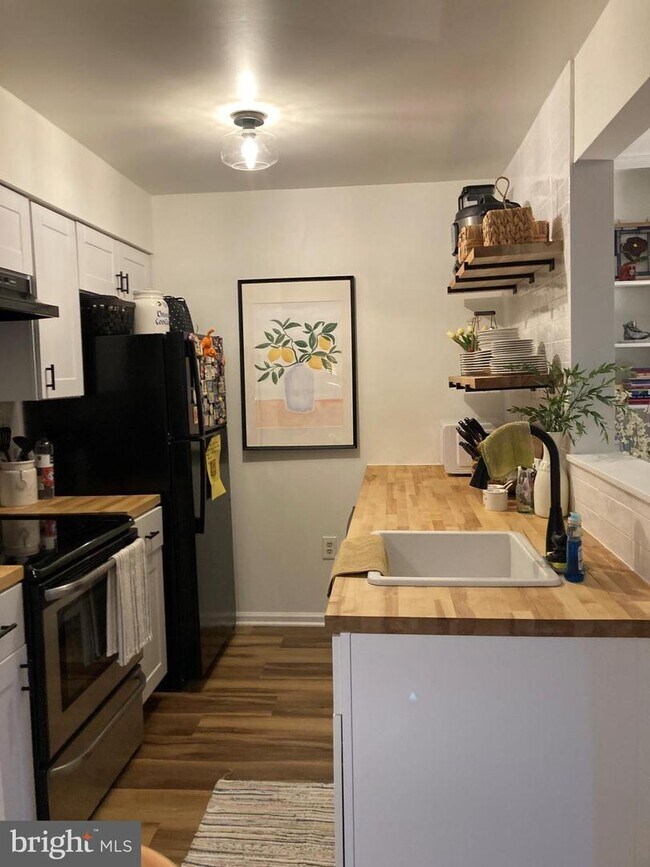 Foto del edificio - 20544 Shadyside Way