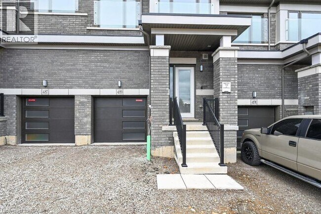 Building Photo - 489 WOODSTOCK