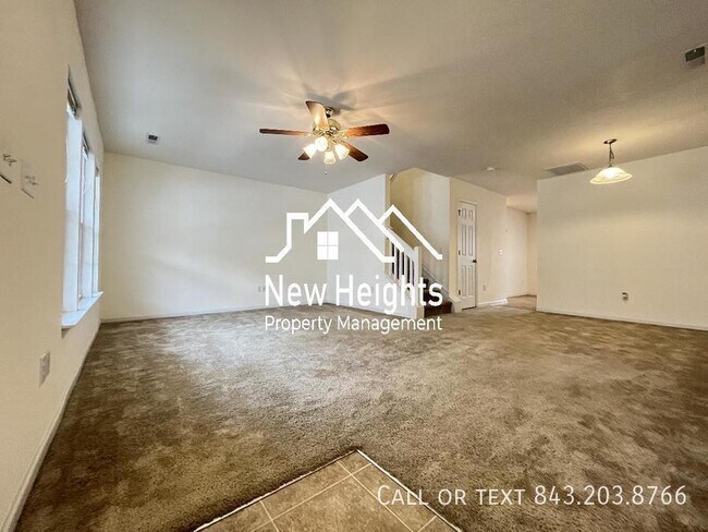 Building Photo - Townhome Just Minutes From Dowtown Charles...