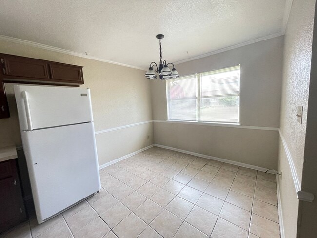 Building Photo - 360 Virtual Tour Available