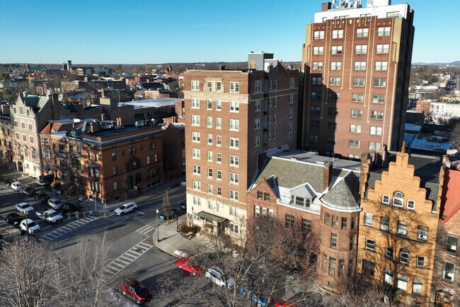Foto del edificio - 399 Henry Johnson Blvd