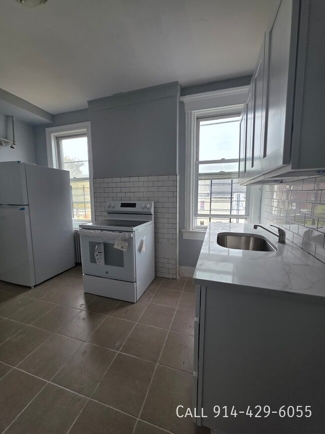 Building Photo - 188 Ashburton Ave