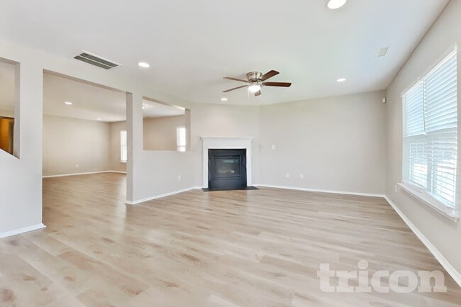 Building Photo - 514 Kerriann Ln