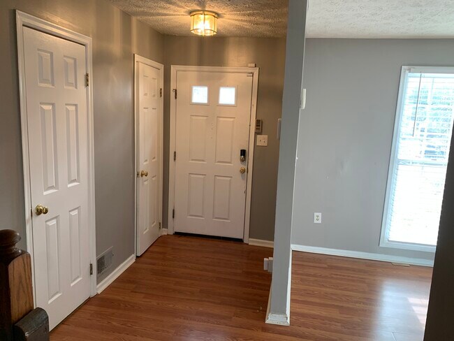Building Photo - 12736 Wedgedale Ct