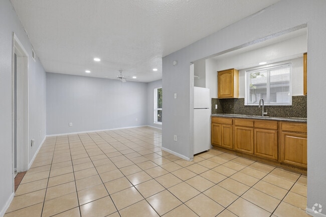 2BR, 1BA - 875SF - Kitchen - Long Point Plaza