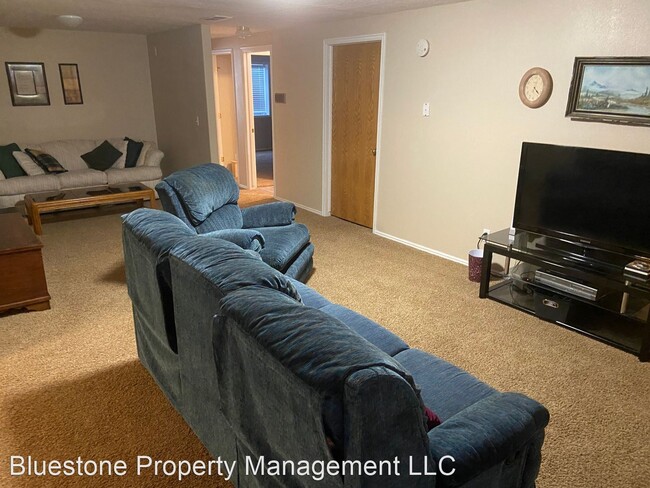 Foto del edificio - 6 br, 5 bath House - 691 N 600 E