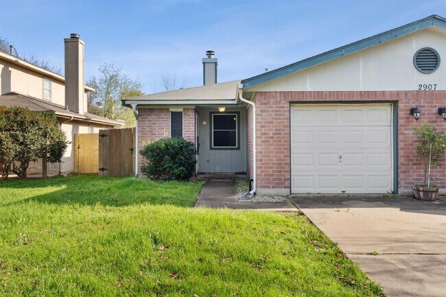 Building Photo - 2907 Kestrel Dr