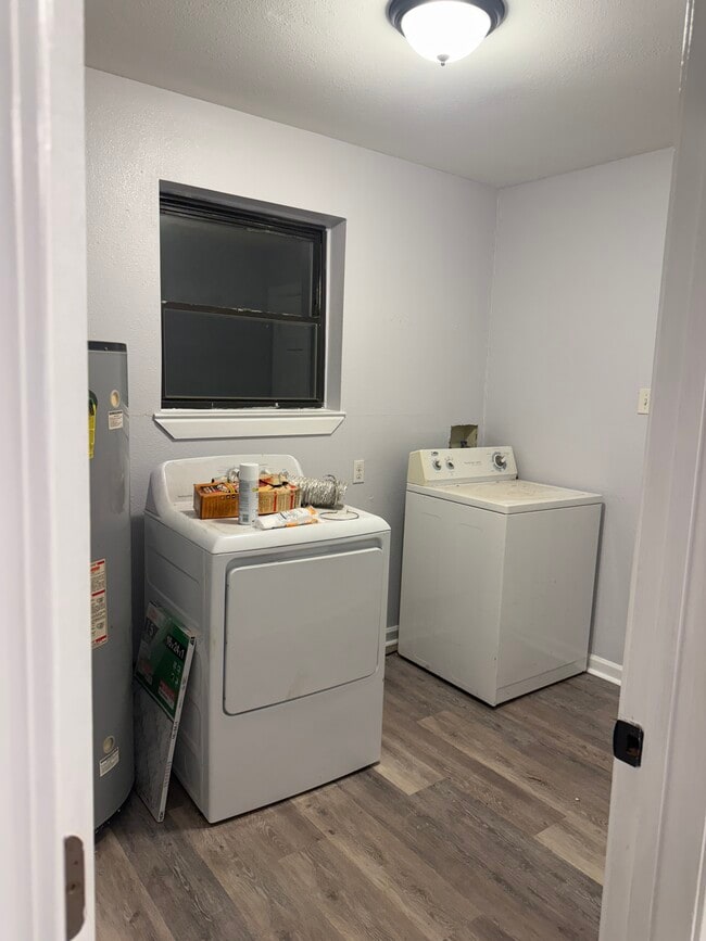 Building Photo - 4661 Dale St