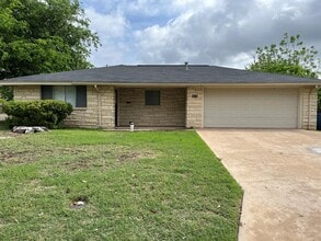 Building Photo - 612 Bluebonnet Dr