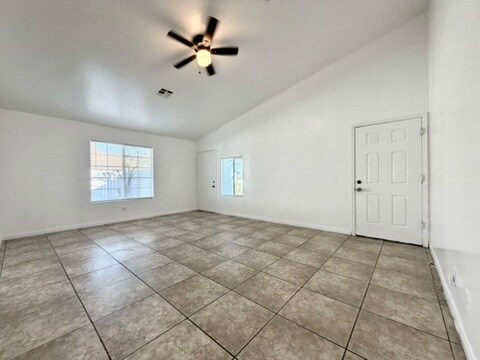 Foto del edificio - 7733 Walpole Ave